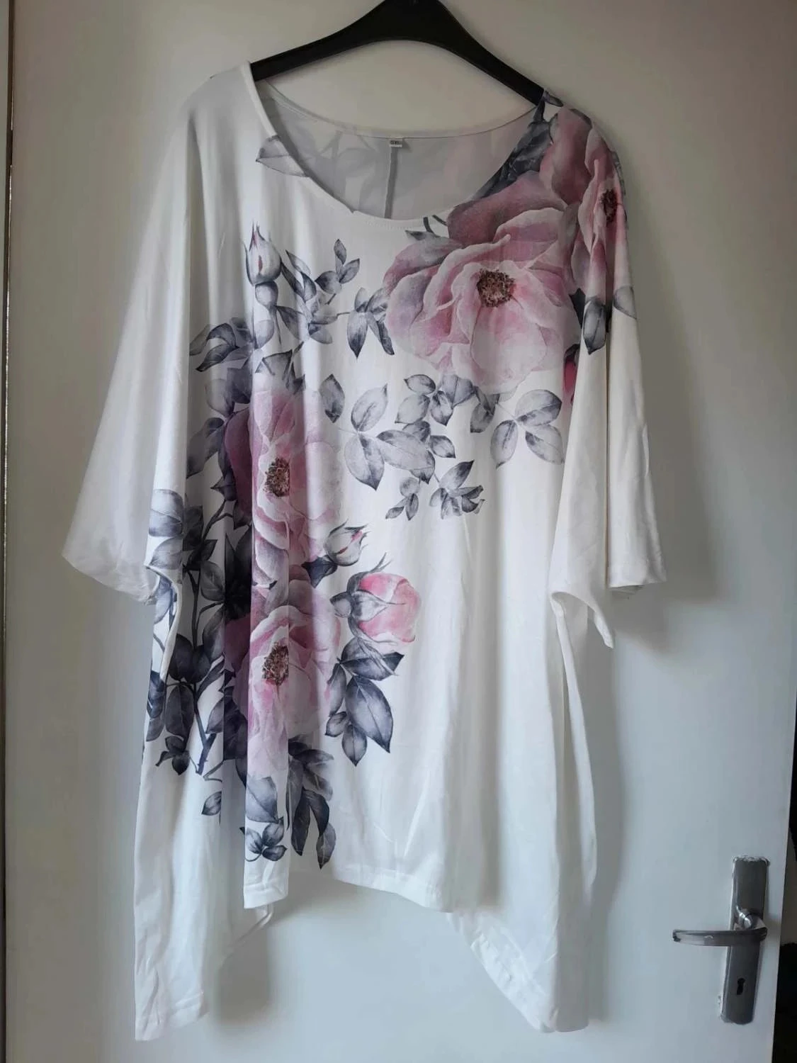 Tunique asymétrique, femme, taille 5XL couleurs Blanc avec fleurs roses